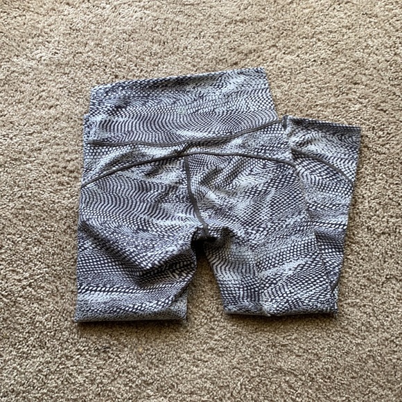 Lululemon in movement crop 4 - Picture 4 of 6